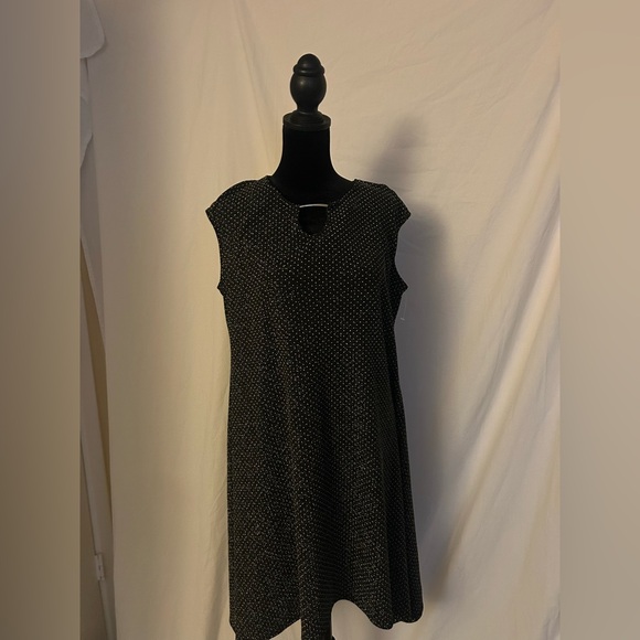 Elegant Black Polka Dot Dress - Picture 1 of 6